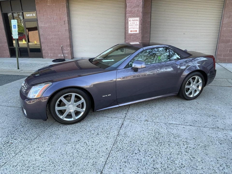 2004 Cadillac XLR - Image 7 of 31