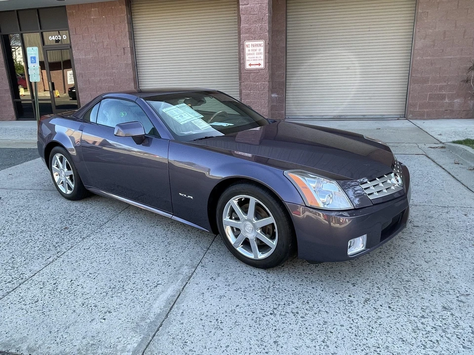 2004 Cadillac XLR - Image 24 of 31