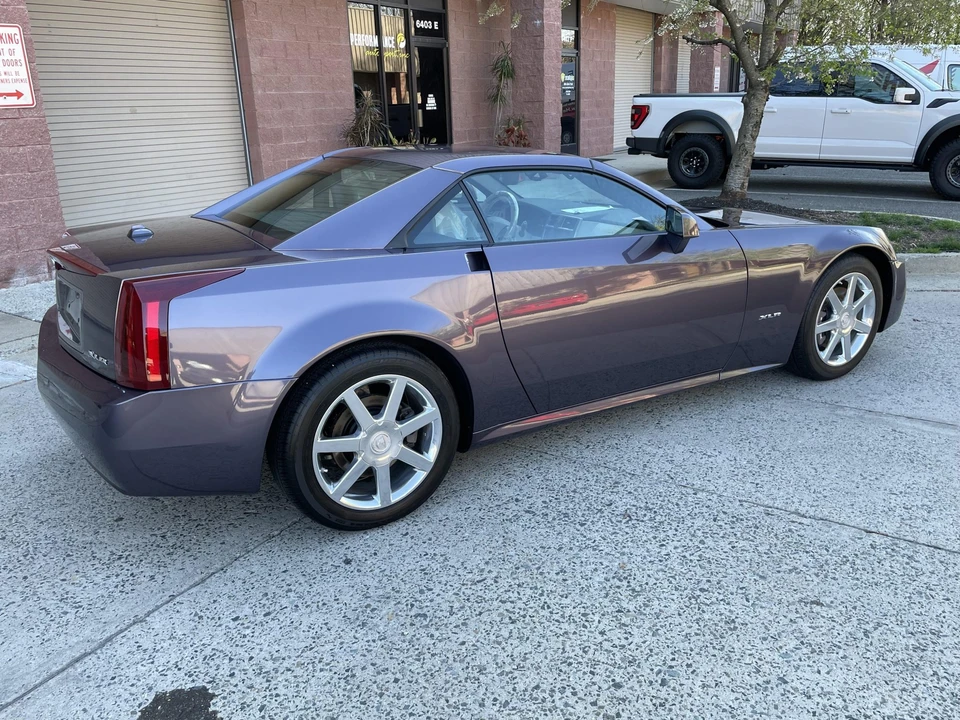 2004 Cadillac XLR - Image 17 of 31