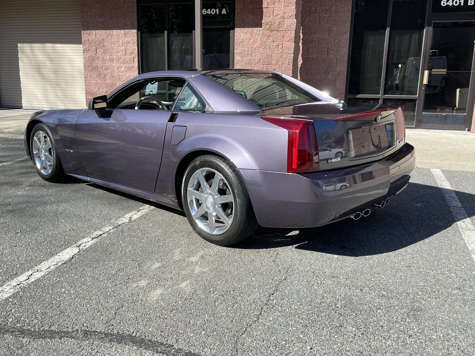 2004 Cadillac XLR - Image 9 of 31