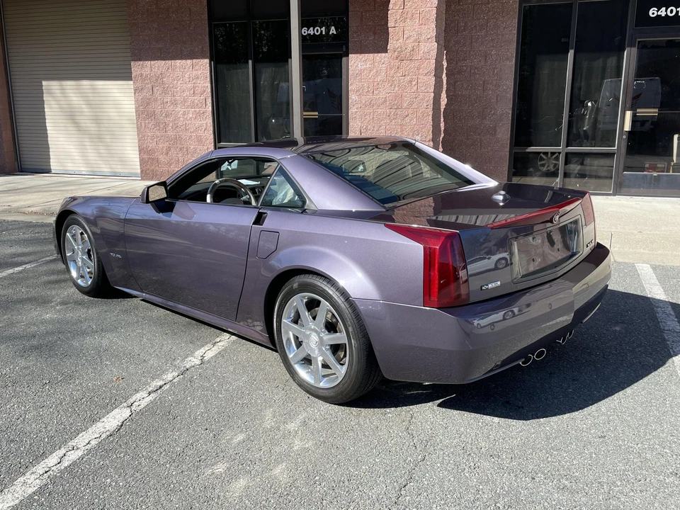 2004 Cadillac XLR - Image 10 of 31