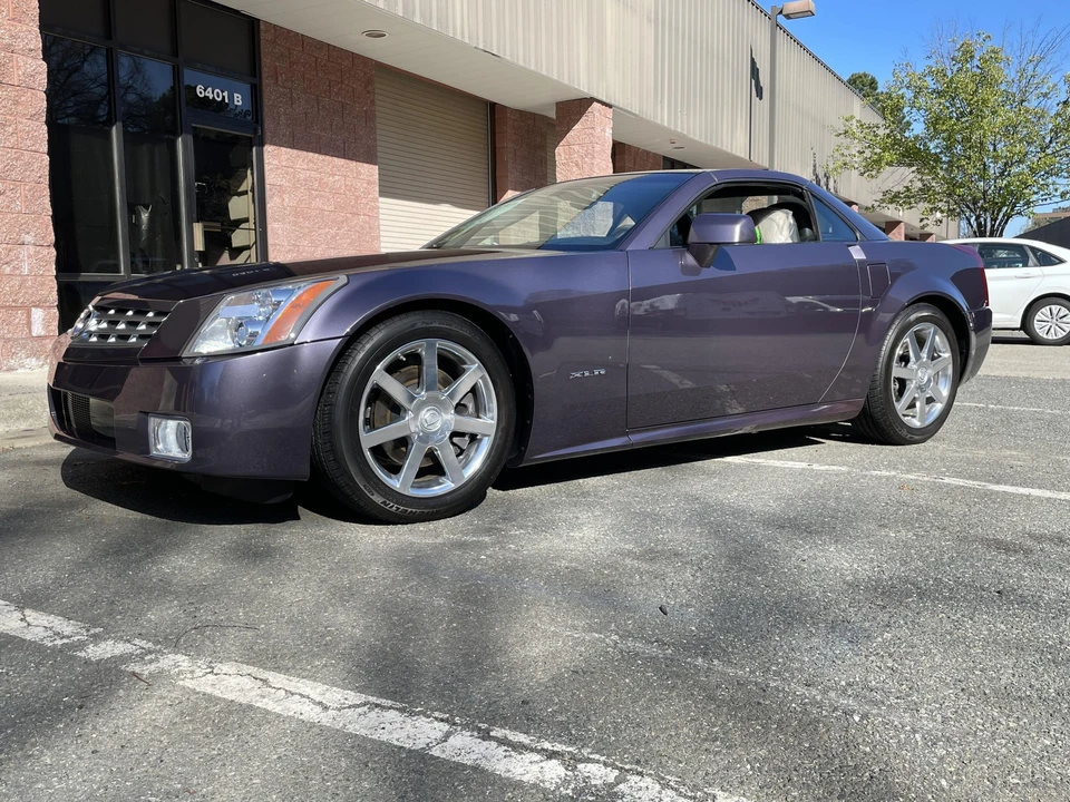 2004 Cadillac XLR - Image 8 of 31