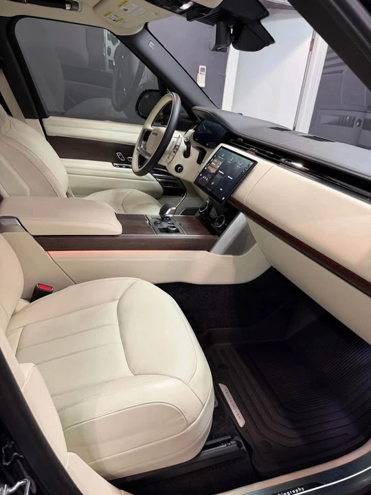 2023 Land Rover Range Rover L460 - Image 4 of 10