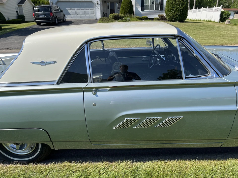 1963 Ford Thunderbird 3rd Gen - Image 27 of 31