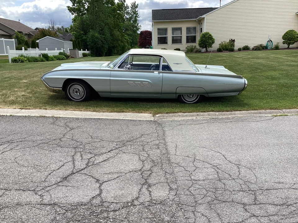 1963 Ford Thunderbird 3rd Gen - Image 13 of 31