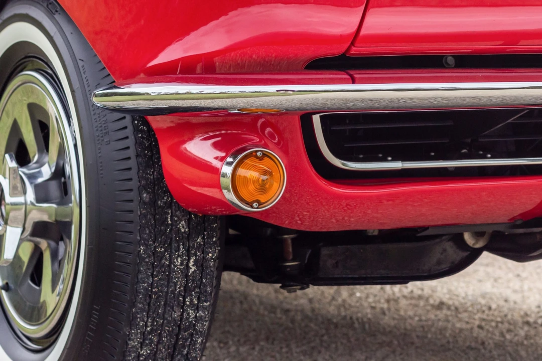 1965 Chevrolet Corvette C2 - Image 23 of 31