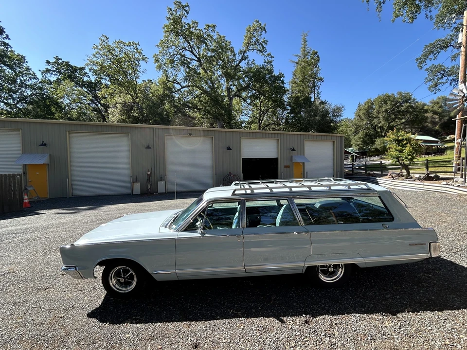 1966 Chrysler Town & Country - Image 2 of 31