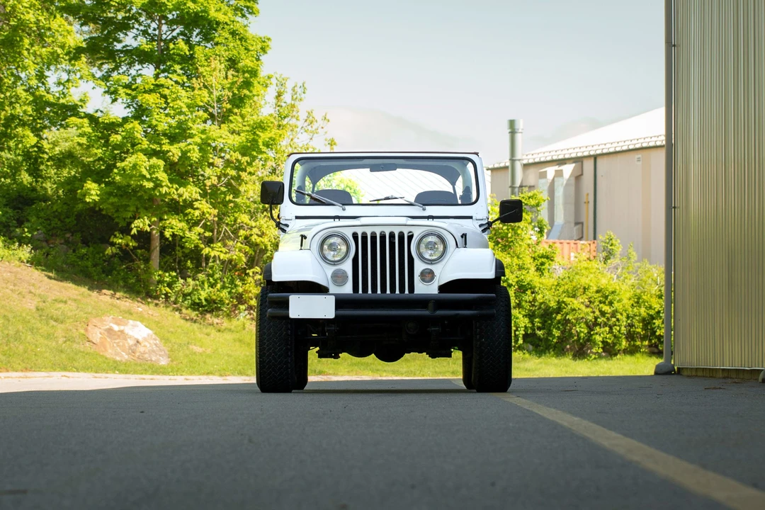 1983 Jeep CJ8 Scrambler - Image 3 of 31
