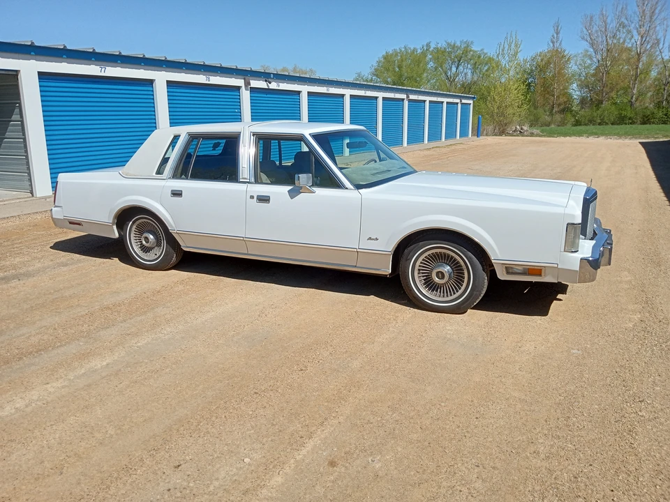 1986 Lincoln Town Car - Image 7 of 31