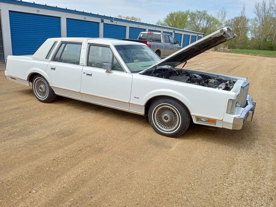 1986 Lincoln Town Car - Image 28 of 31