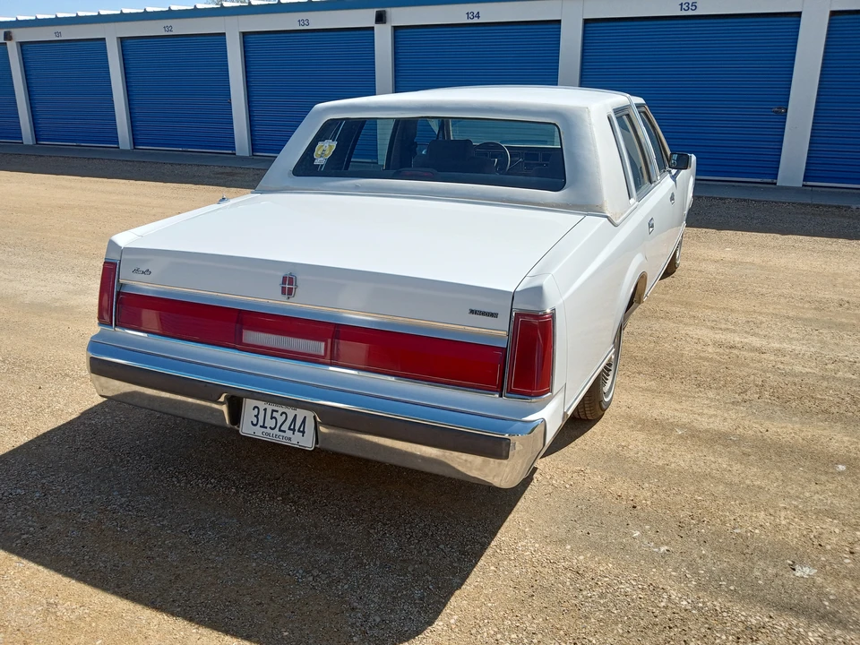 1986 Lincoln Town Car - Image 12 of 31