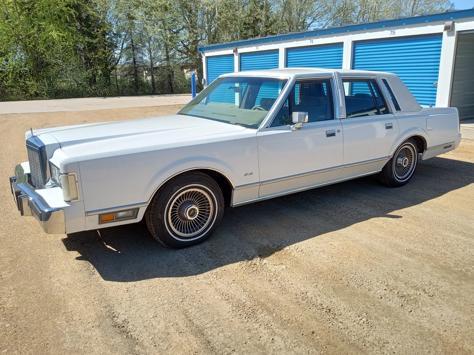 1986 Lincoln Town Car - Image 23 of 31