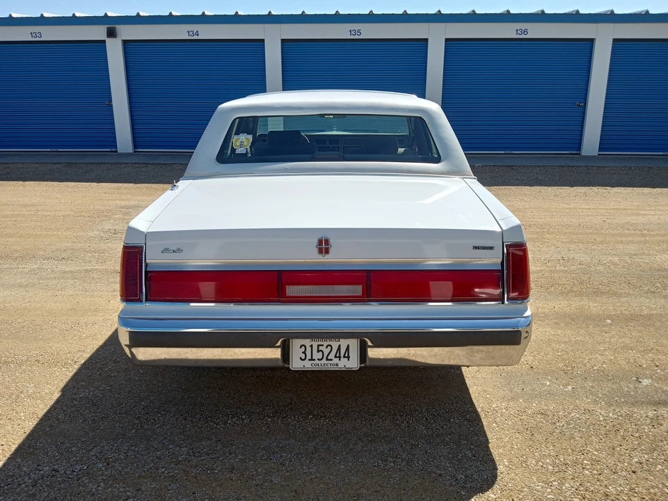 1986 Lincoln Town Car - Image 15 of 31