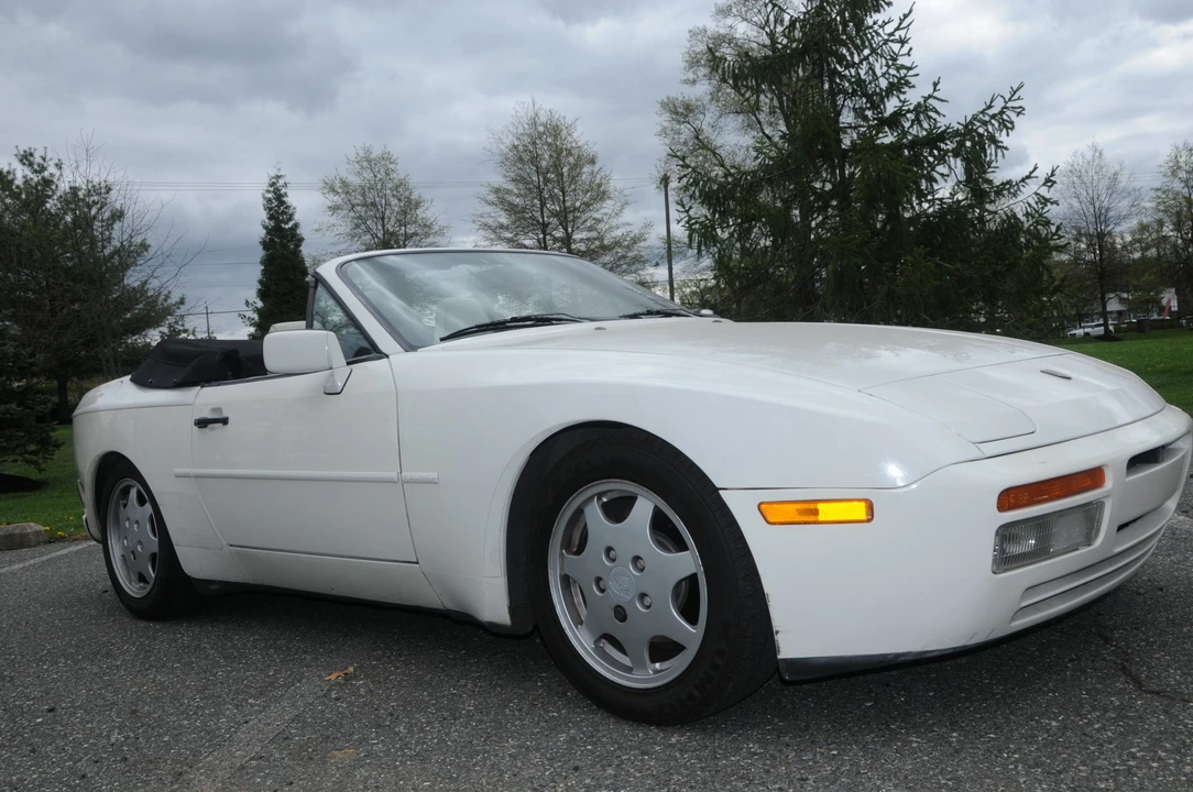 1990 Porsche 944 S2 - Image 14 of 31