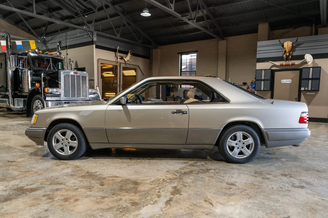 1994 Mercedes-Benz W124 E-Class - Image 5 of 31