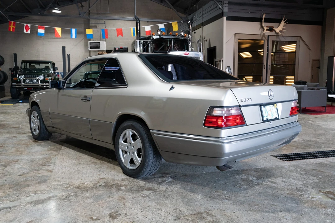 1994 Mercedes-Benz W124 E-Class - Image 6 of 31
