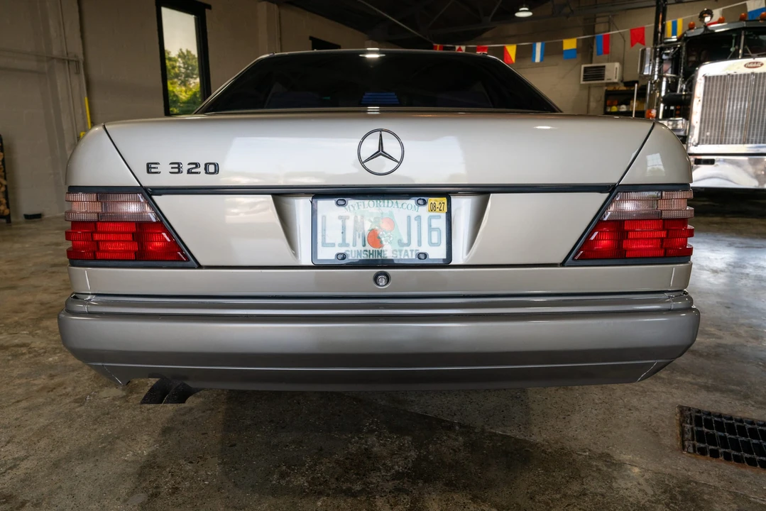 1994 Mercedes-Benz W124 E-Class - Image 7 of 31