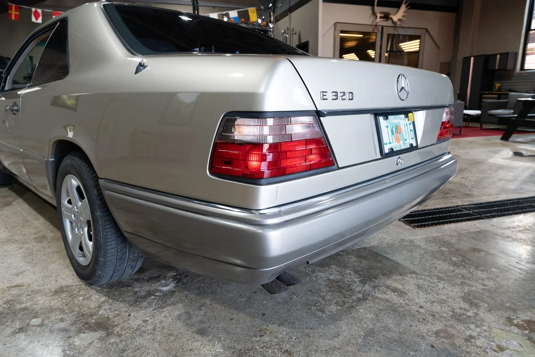 1994 Mercedes-Benz W124 E-Class - Image 30 of 31