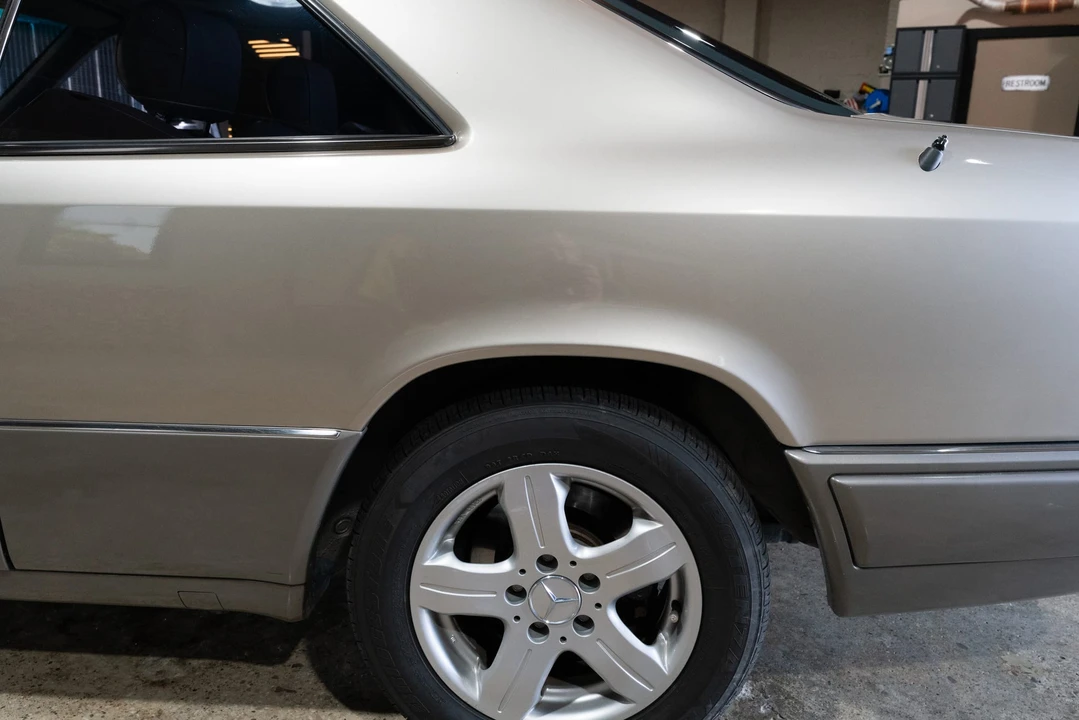 1994 Mercedes-Benz W124 E-Class - Image 17 of 31