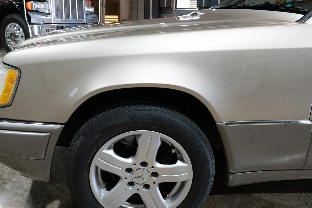 1994 Mercedes-Benz W124 E-Class - Image 13 of 31