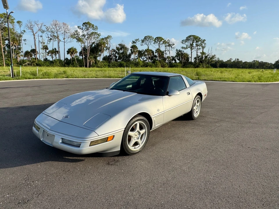 1996 Chevrolet Corvette C4 - Image 2 of 31