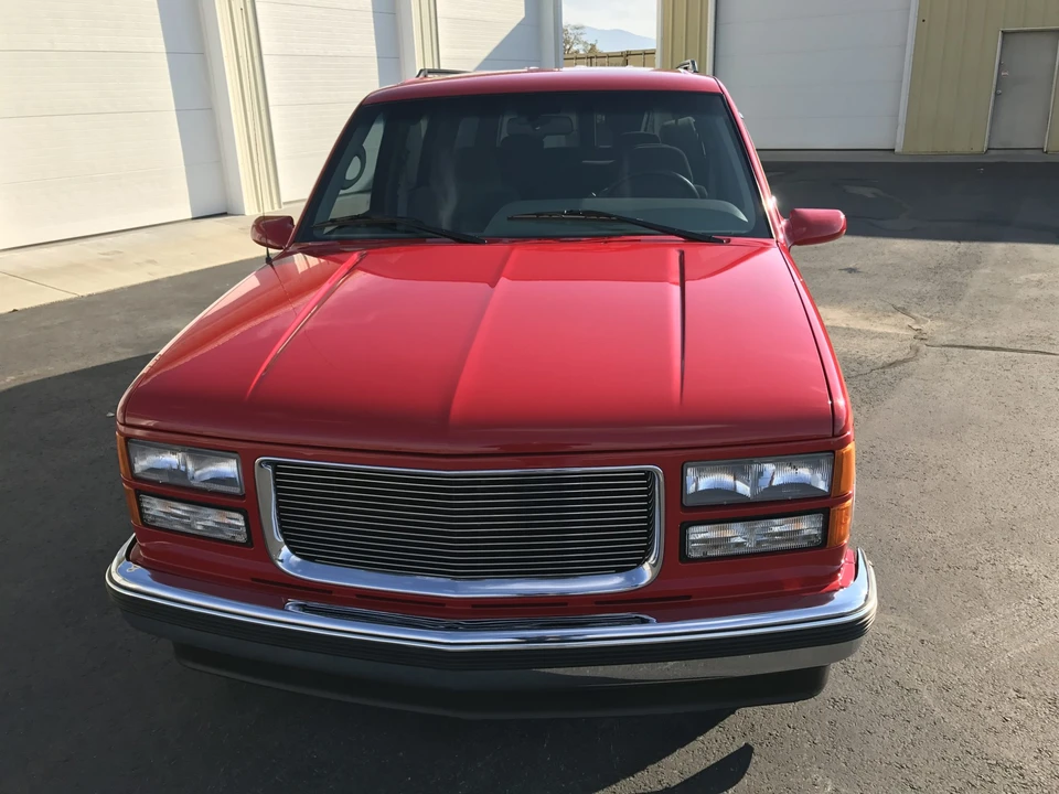 1996 GMC Suburban 8th Gen - Image 7 of 31