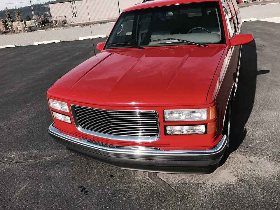 1996 GMC Suburban 8th Gen - Image 8 of 31