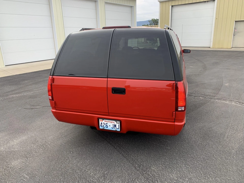 1996 GMC Suburban 8th Gen - Image 5 of 31