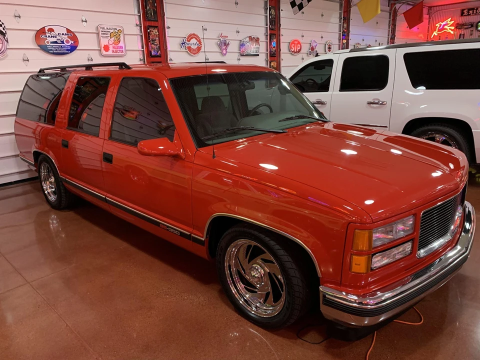 1996 GMC Suburban 8th Gen - Image 18 of 31