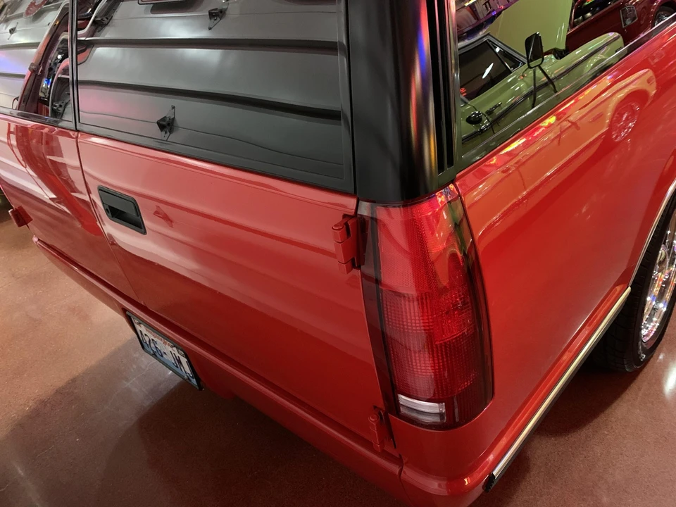 1996 GMC Suburban 8th Gen - Image 29 of 31