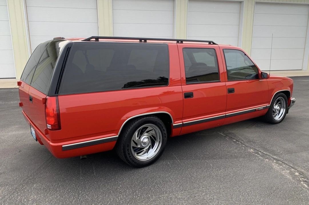 1996 GMC Suburban 8th Gen - Image 6 of 31