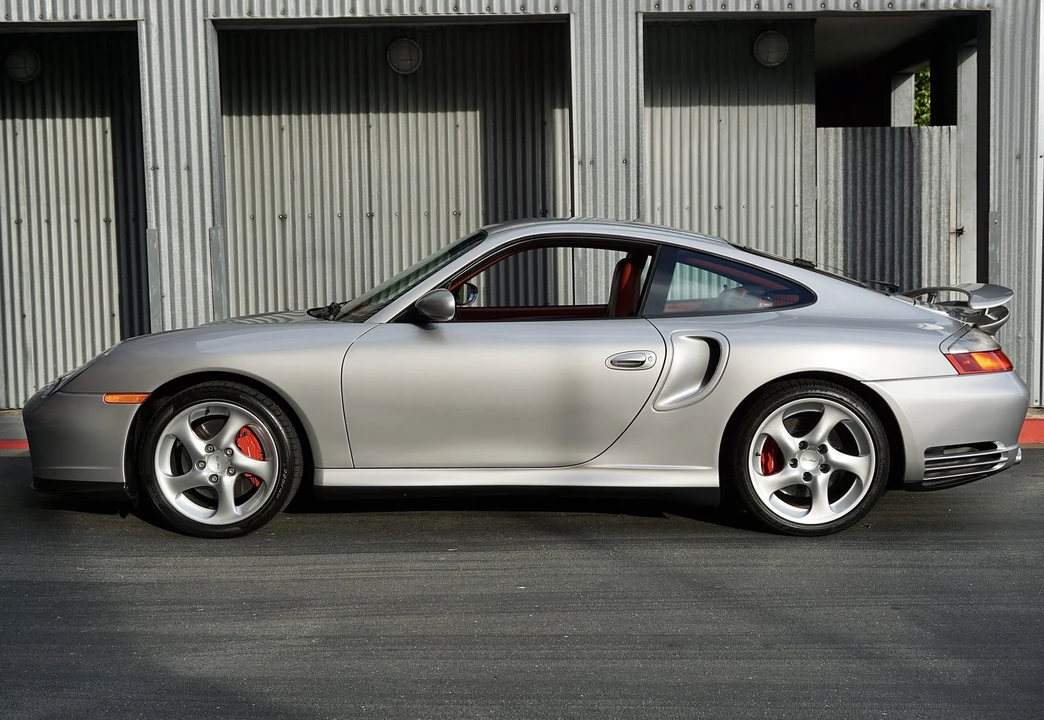 2001 Porsche 996 Turbo - Image 7 of 31