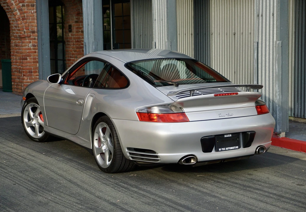 2001 Porsche 996 Turbo - Image 12 of 31