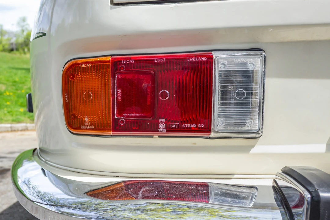 1975 Jensen Interceptor - Image 28 of 31