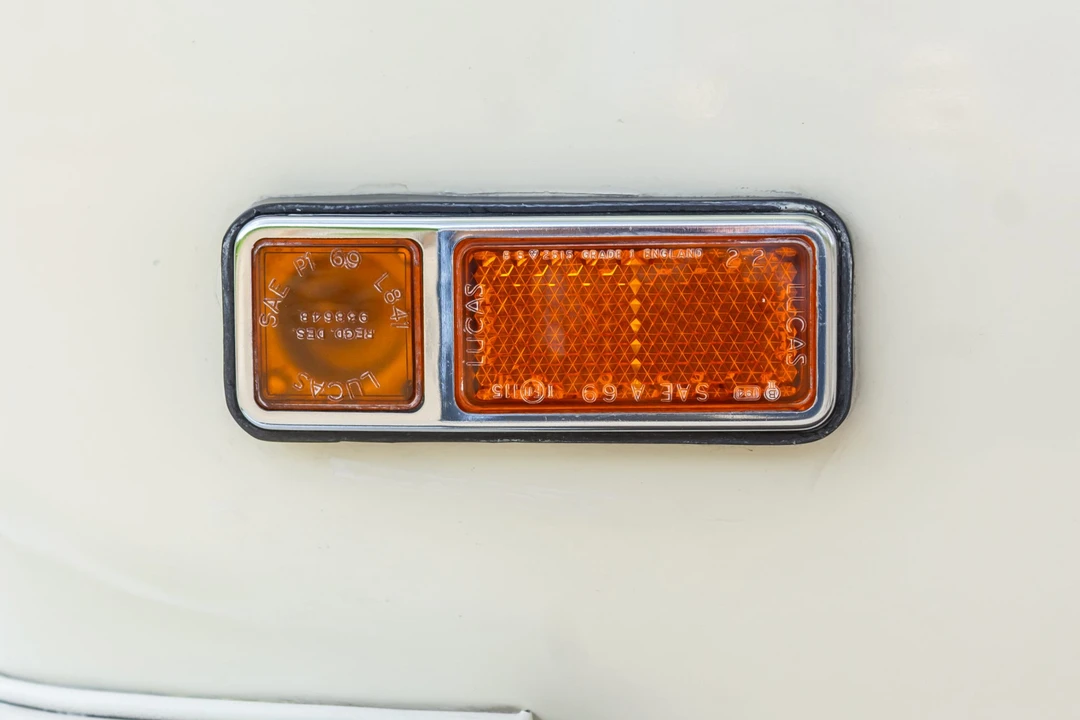 1975 Jensen Interceptor - Image 30 of 31
