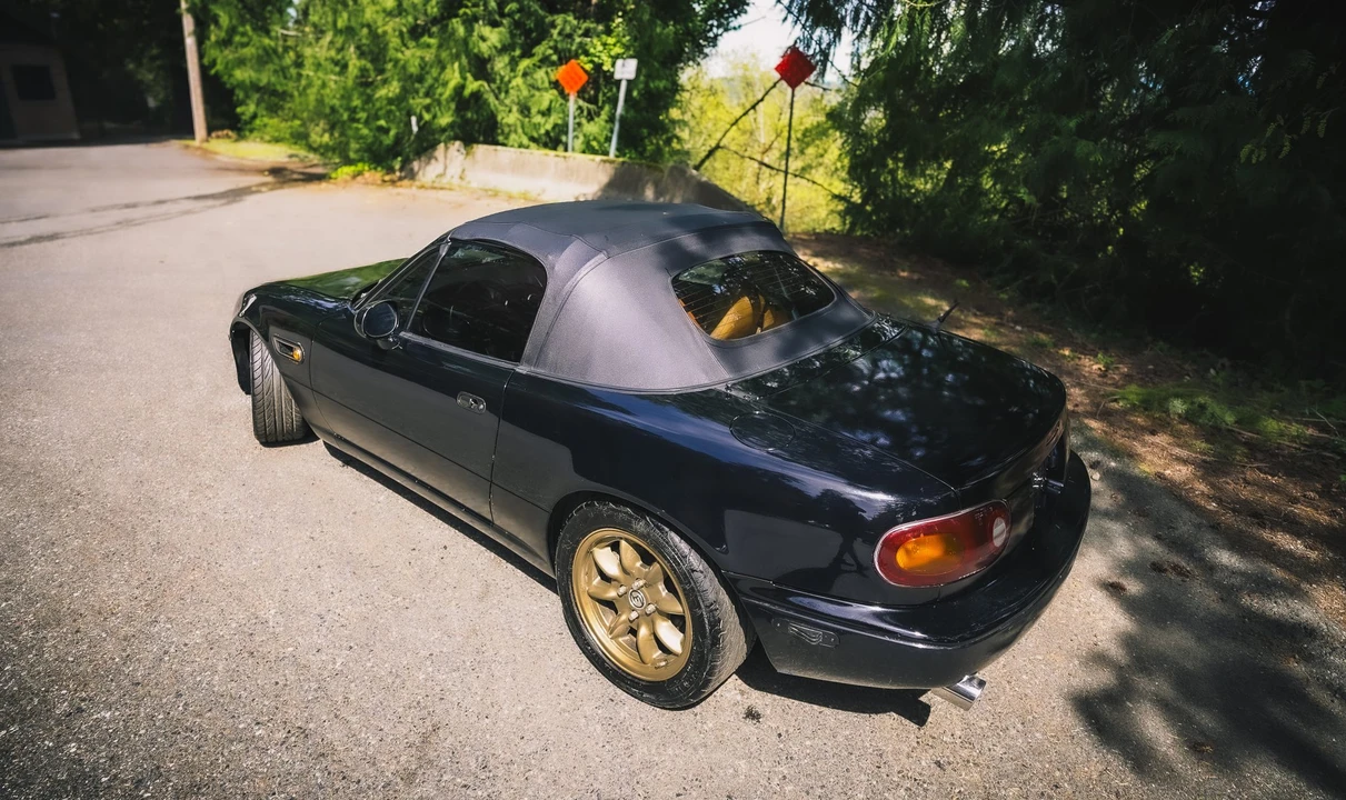 1994 Mazda NA MX-5 Miata - Image 21 of 31