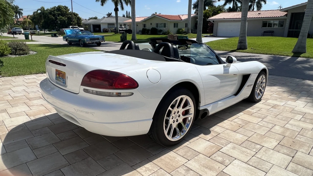 2004 Dodge Viper 3rd Gen - Image 9 of 31