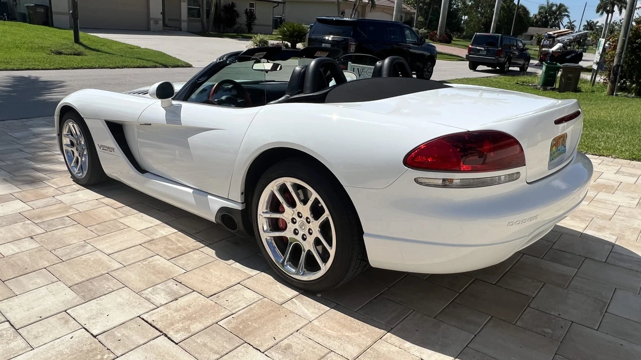 2004 Dodge Viper 3rd Gen - Image 5 of 31