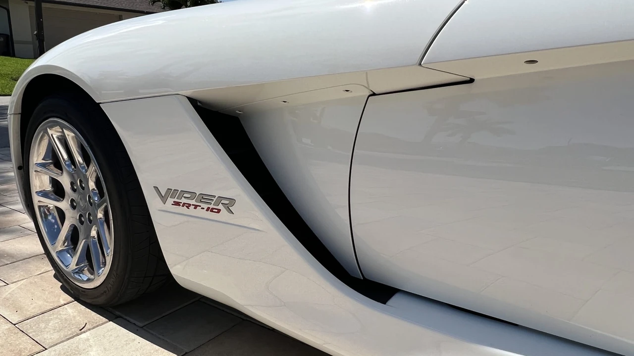 2004 Dodge Viper 3rd Gen - Image 19 of 31