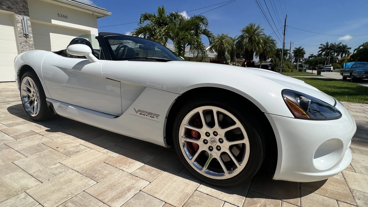 2004 Dodge Viper 3rd Gen - Image 11 of 31