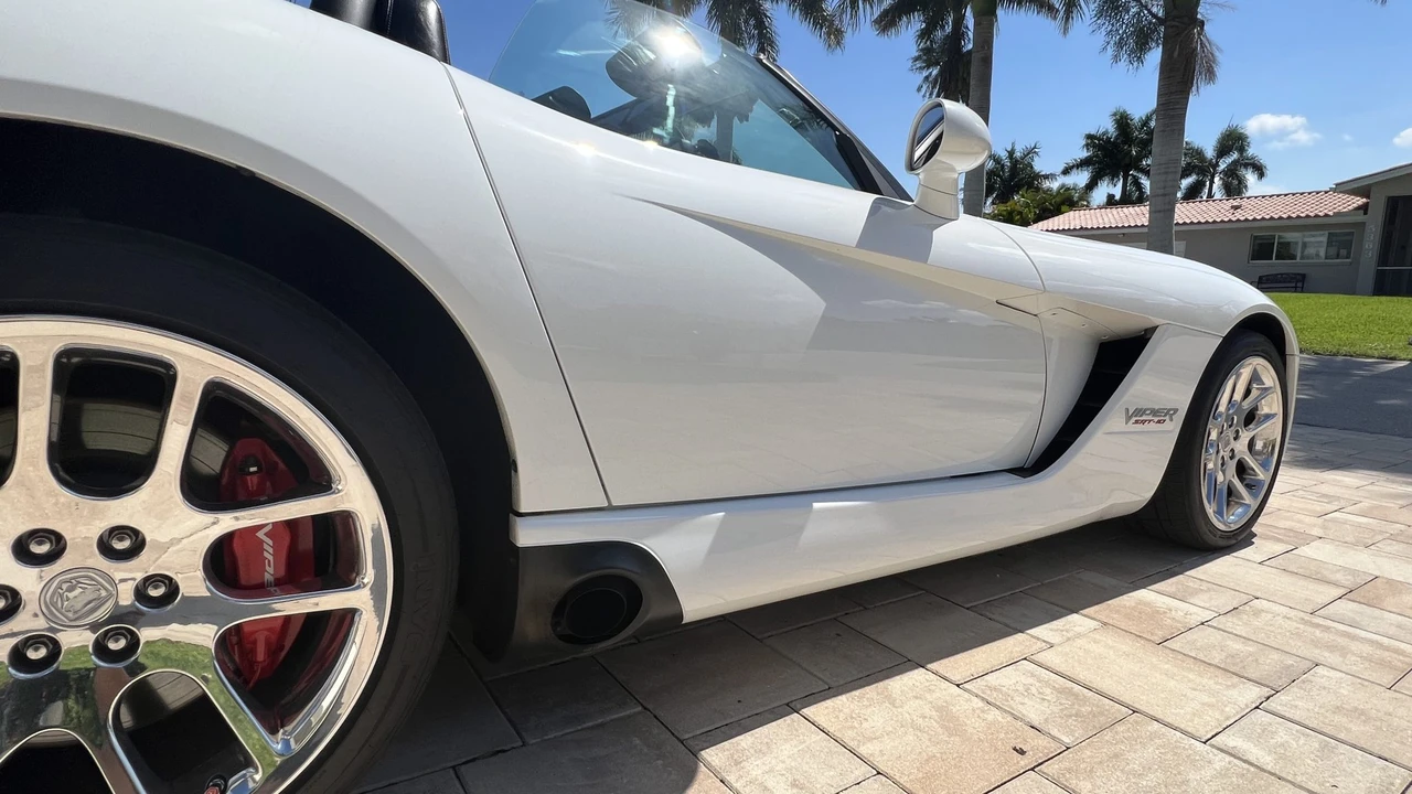 2004 Dodge Viper 3rd Gen - Image 21 of 31