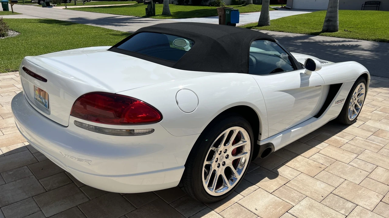 2004 Dodge Viper 3rd Gen - Image 8 of 31