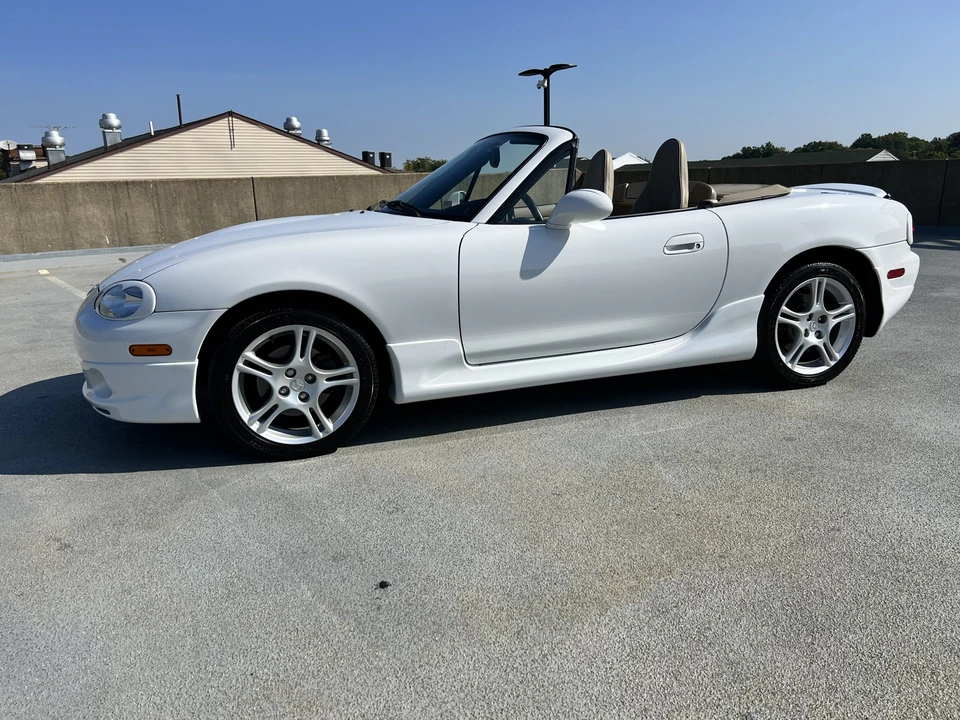 2004 Mazda NB MX-5 Miata - Image 2 of 31
