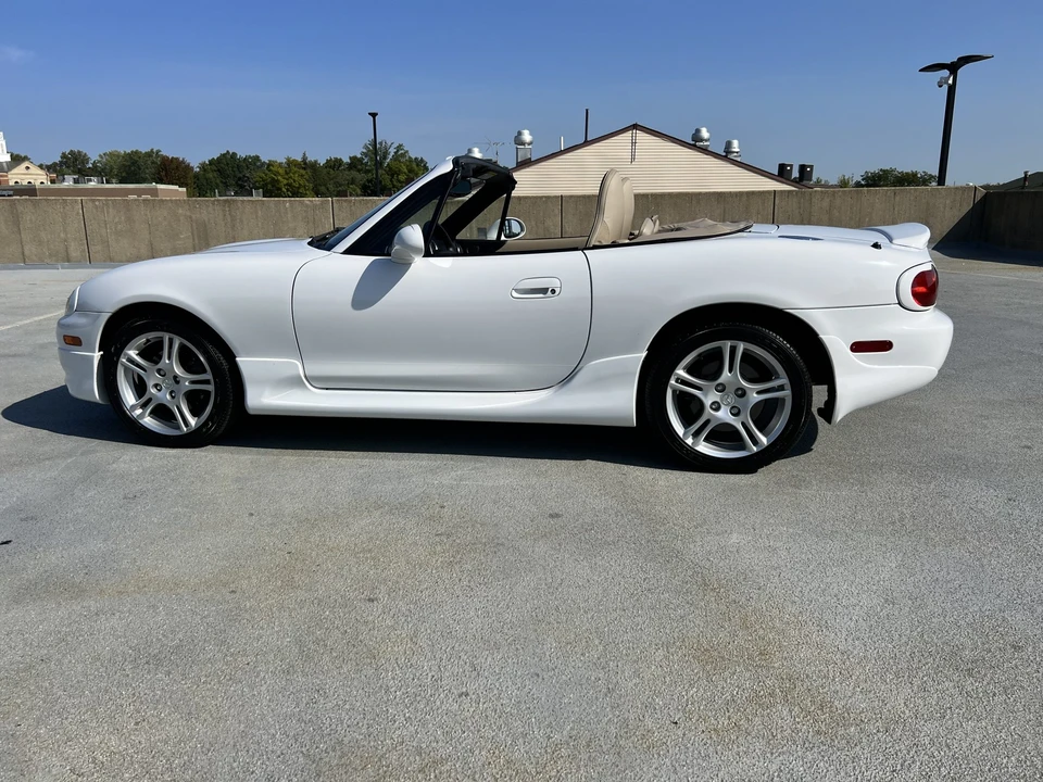2004 Mazda NB MX-5 Miata - Image 24 of 31