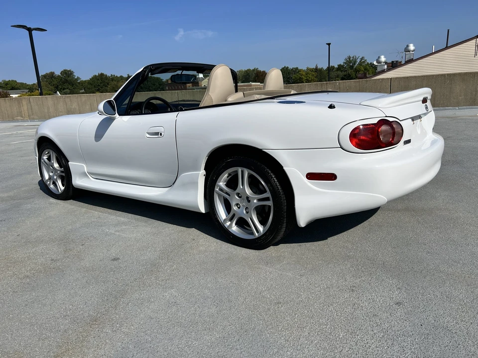 2004 Mazda NB MX-5 Miata - Image 22 of 31