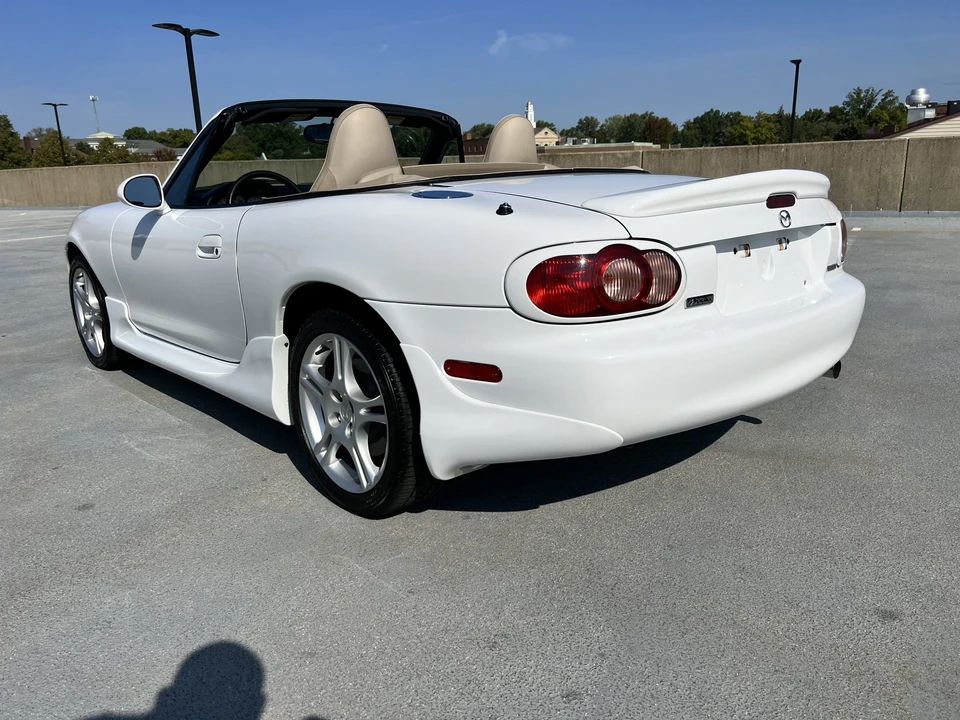 2004 Mazda NB MX-5 Miata - Image 21 of 31