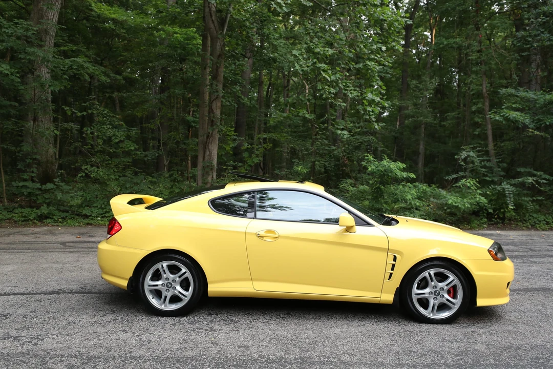 2005 Hyundai Tiburon - Image 6 of 31