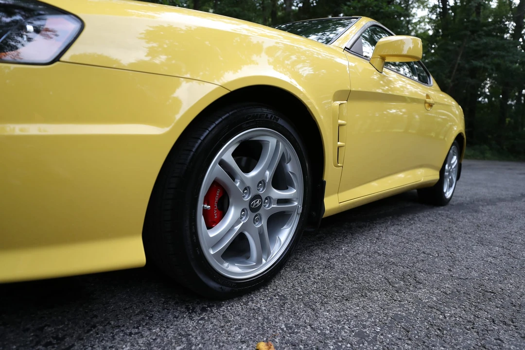 2005 Hyundai Tiburon - Image 18 of 31