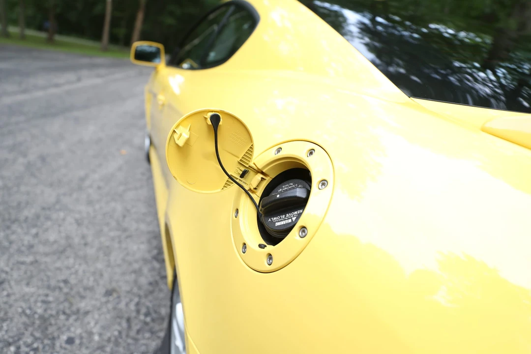 2005 Hyundai Tiburon - Image 25 of 31