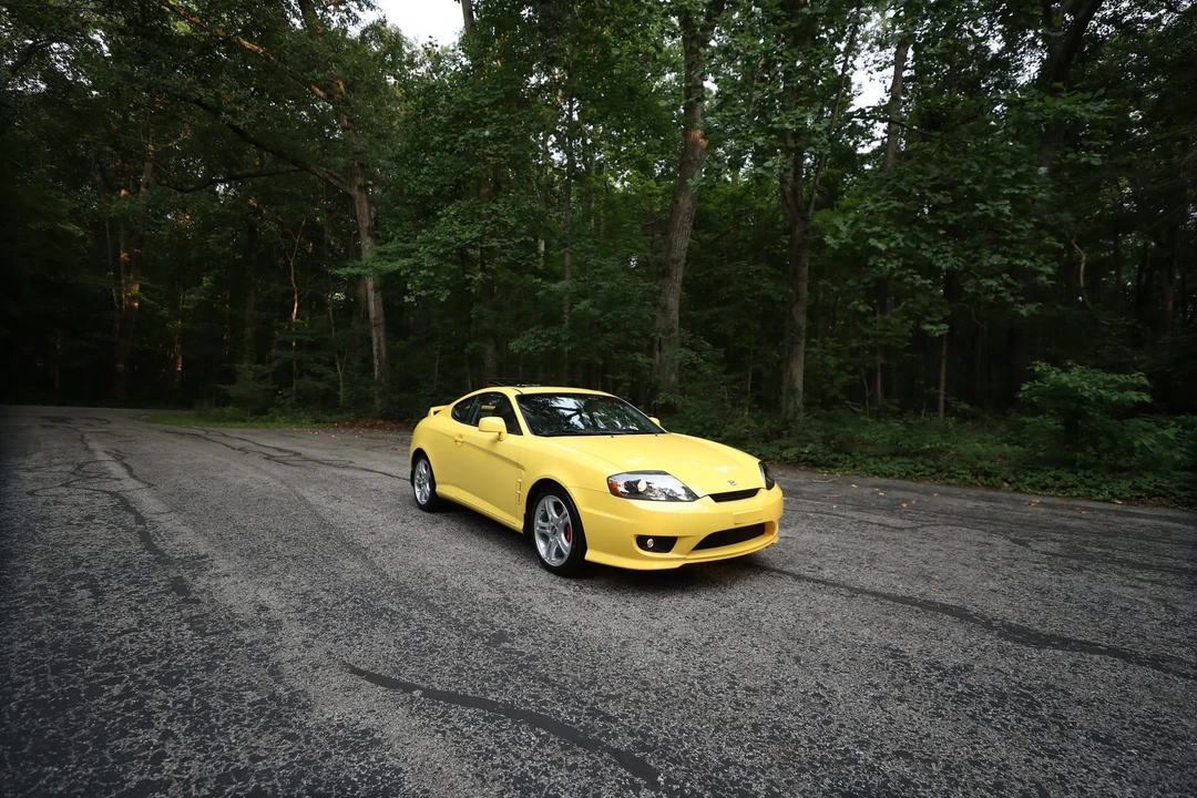 2005 Hyundai Tiburon - Image 4 of 31